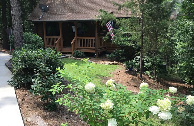 Visit Callaway's Fantasy in Lights with us at Serenity Cabin - Fiber Wifi!