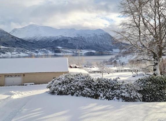 Vollan Gård i vakre Rødven!