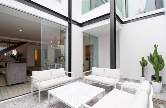 w Stunning House in the Heart of Barranco