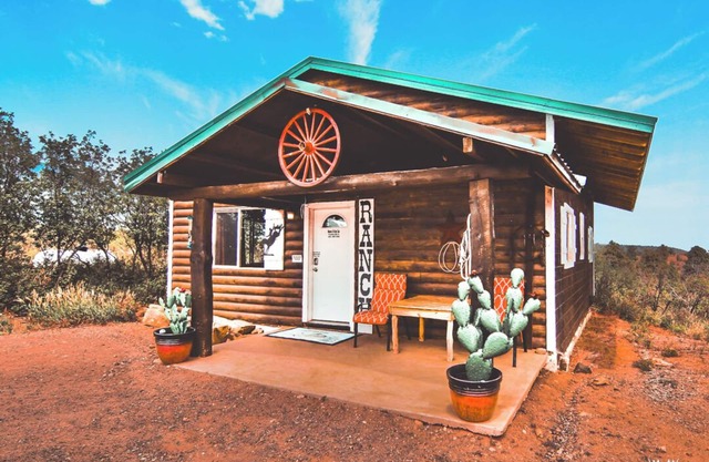 W-W: Ranch Mountain Cabin, Cute and Quaint