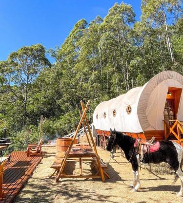 Wagon Cella faroeste com Spa em Campos