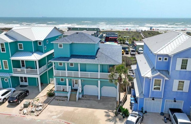 Wake Up to Ocean Breezes: Elevator Access, Beach Views, and a Boardwalk to Paradise.