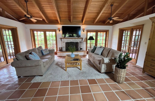 Walk to Beach 3 Bedroom Preserve Home at Beautiful Manasota Beach