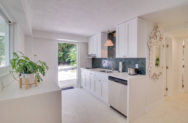 Walk to Beach: Tavernier Apartment w/Patio!