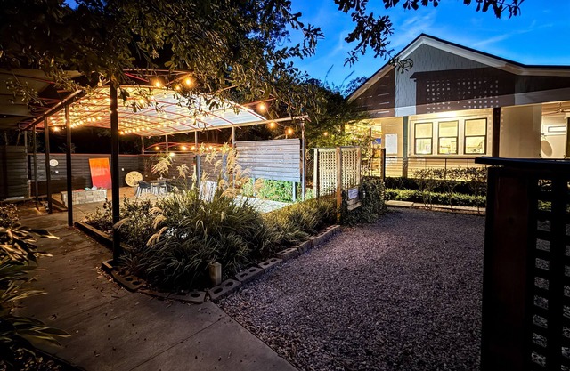 Walk to Downtown | Luxe Cottage & Pickleball