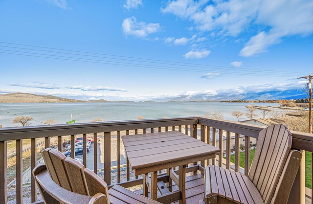 Walk to Flathead Lake: Polson Home w/Balcony