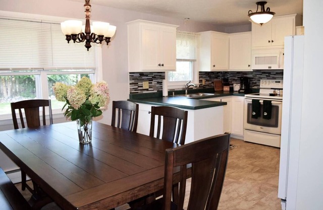 Walk to Lambeau Field, Resch Center and Titletown District!