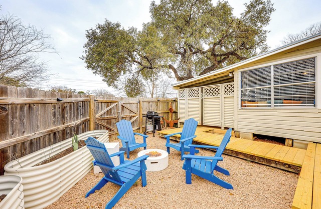 Walk to Main Street: Cottage w/Deck in Bandera!