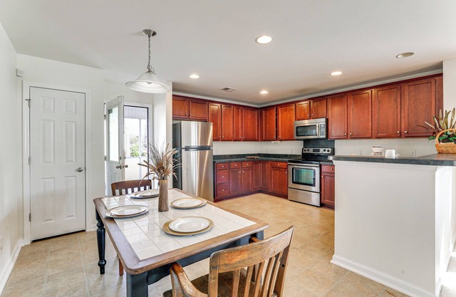 Walk to Pond: Pet-Friendly Moncks Corner Home!