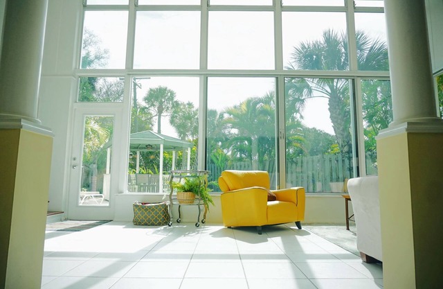 Walk to St Armands Circle! Spacious Home with Private Secluded Pool!