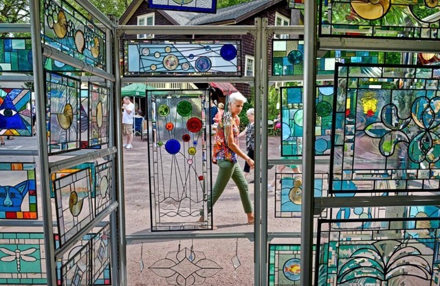 Walk to the Playhouse on Penn