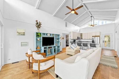 Walk to the Sound Near Boat Ramp