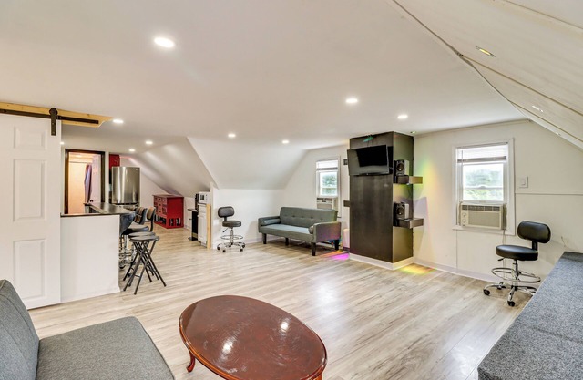 Walkable Abode in Stroudsburg's Business District!