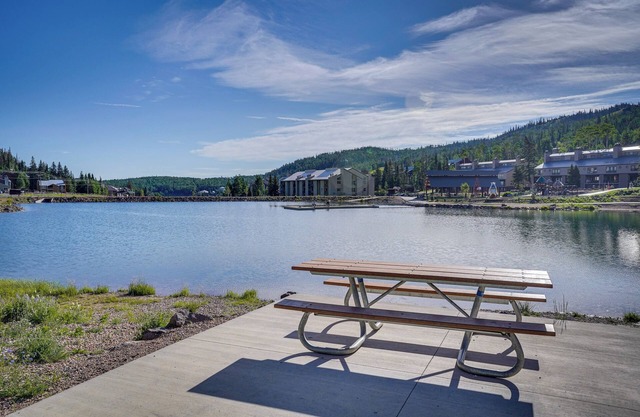 Walkable Brian Head Condo: Steps to Ski Resort!