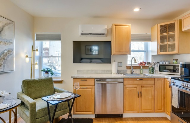 Walkable Downingtown Studio w/Spacious Deck