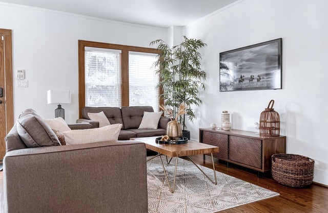 Walkable to Dinner, ☕️, UNMC 🏥! Cozy home in historic Dundee!