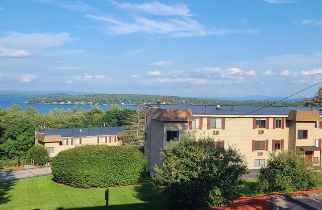 Walking distance to Weirs Beach ~ Lovely quiet setting-with a VIEW