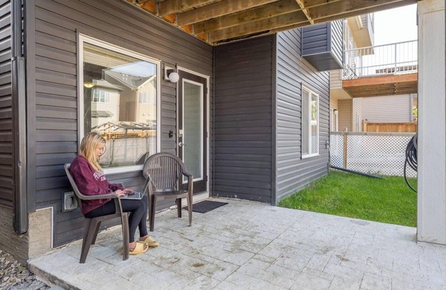 Walkout Suite in Nolan Hill 2BR Shopping & AC