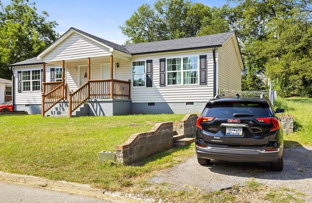 Wallk to coffee shops restaurants, breweries all with in 1.5 miles of downtown