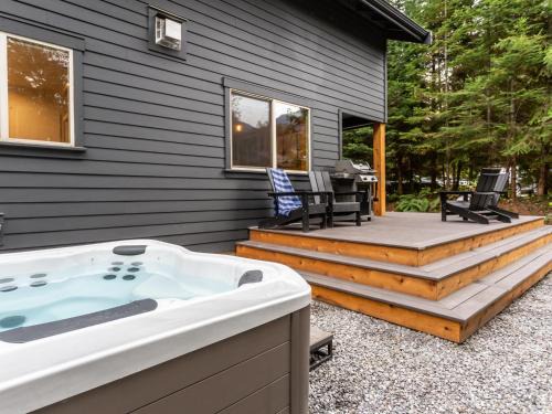 Wandering Rivers Retreat