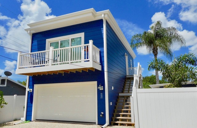 WARM UP THIS WINTER IN PARADISE!