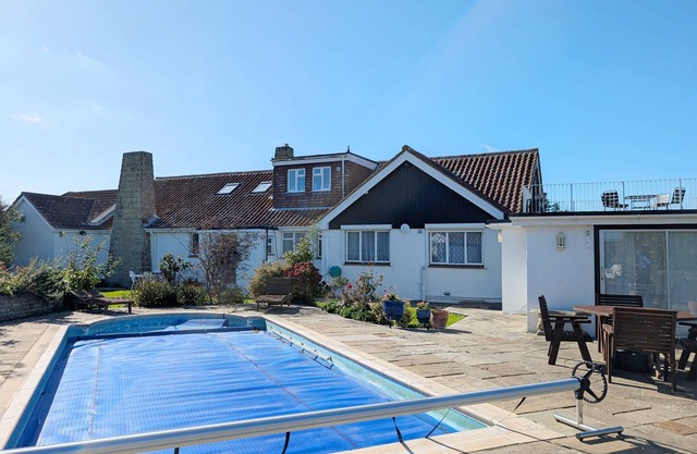 Warner Wood - Selsey - sleeps 16 guests in 5 bedrooms