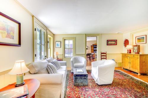 Warren Vacation Rental about 3 Mi to Sugarbush Resort!