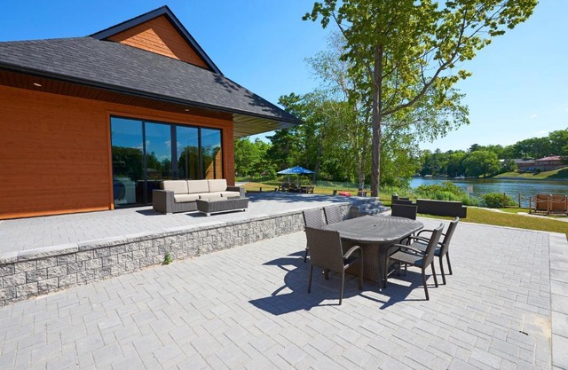 Wasaga Riverdocks Hotel Suites