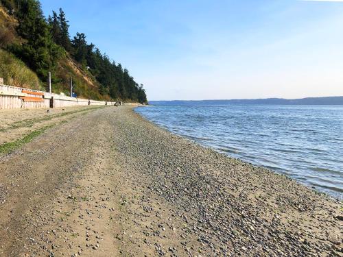 Waterfront Chalet with Hot Tub, Beach, and Views