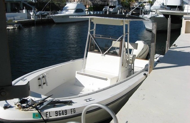 Waterfront Condo with Boat; Great for Families, Fishing, Diving and Cruising!