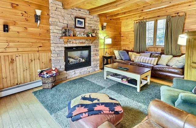 Waterfront cozy cabin near Mt. & Lake Sunapee