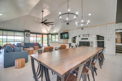 Waterfront Hot Tub - Luxe Home on Grand Lake!