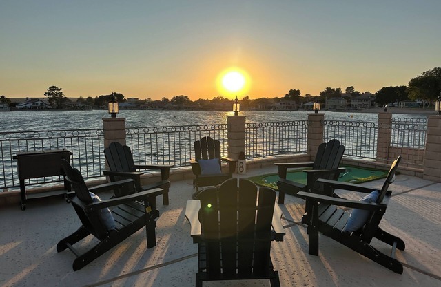 Waterfront Lake House Gameroom Fishing