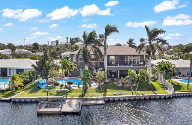Waterfront Oasis:-1 blk to beach-Kayaks-Game room, Waterfront Oasis: 1 blk to beach-kayaks-game room