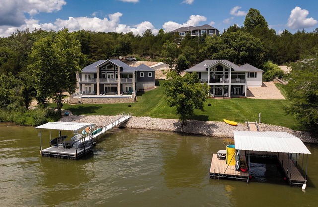 Waterfront & private pool (in old kinderhook golf resort)