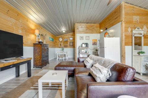 Waynesville Studio with Fire Pit and Mountain Views!