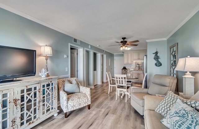 We're just waiting for you! Waves, Sand and Fun in the Sun 🌞