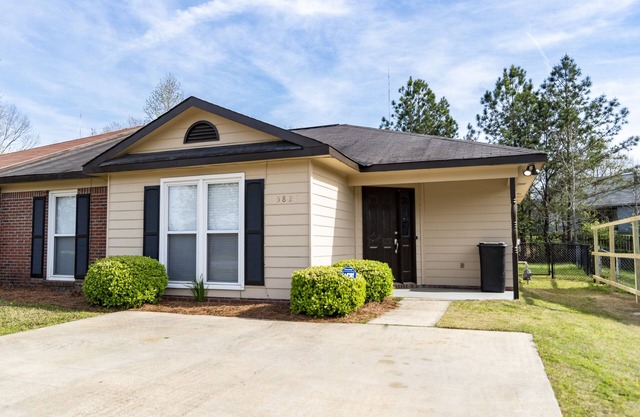 Welcome! The Darby House is named for Colonel William O Darby
