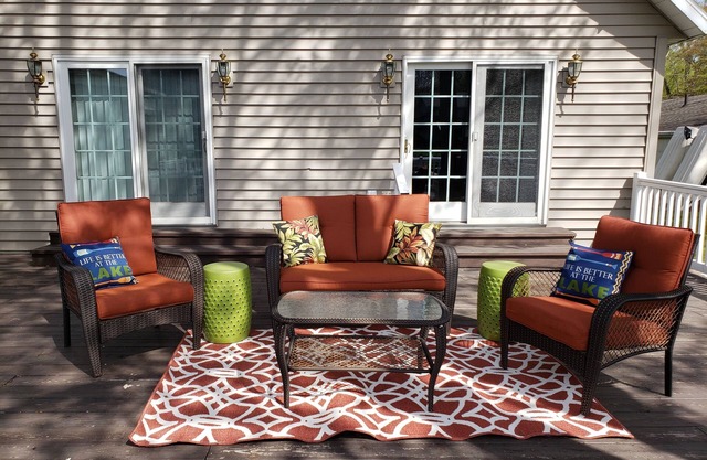 Welcome to a Paw Paw Lake (big) home