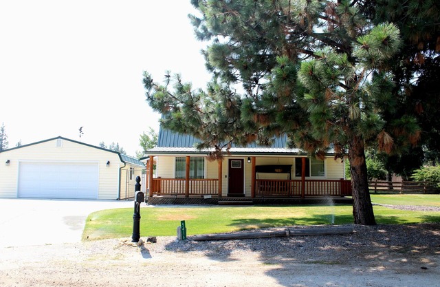 Welcome to BarnRoots a Cozy Family sized house, bring your friends