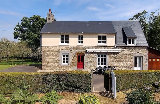 WELCOME TO "LA MAISON DU P'TIT FERMIER" IN VILLEDIEU-LES-POÊLES (NORMANDY)