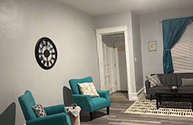 Welcome to Lindley Ave. Where Comfort Awaits!