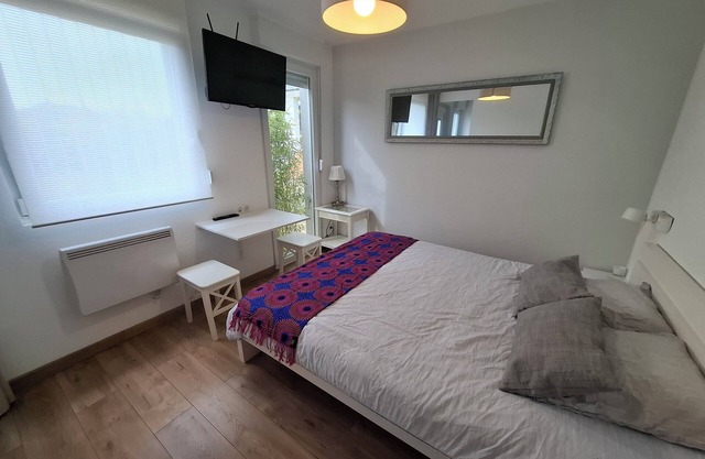 Welcome to our home! Detached studio in the heart of Rixheim with parking.