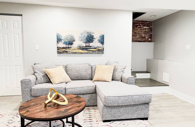 Welcome to our modern Chicago living! Free parking, in the heart of the city.