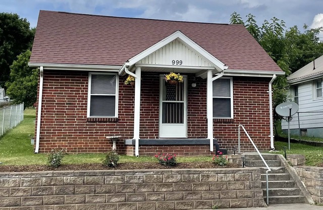 Welcome to Tazewell Co. VA, home of Miss Scarlett's Riverside Cottage.