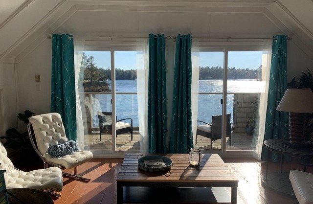 Welcome to the Jemh Cottage in the Thousand Islands.