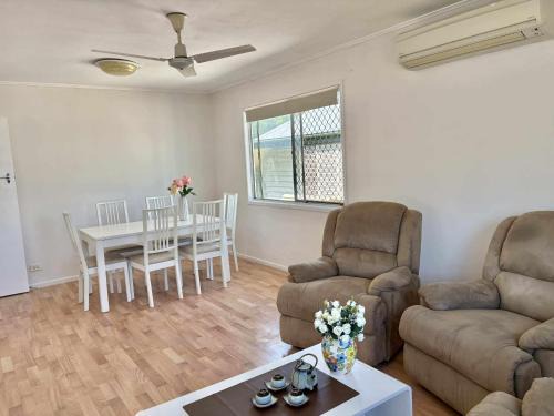 Welcome to your leafy retreat in Graceville!