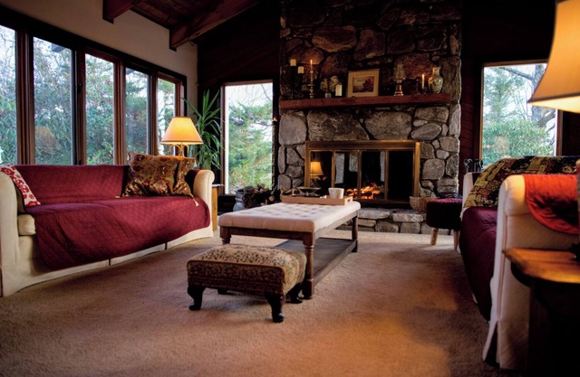 Welcoming and spacious Year Round Family Vacation Home