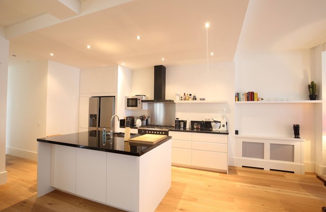 Well located 120m2 ground floor apartment near harbor (200 meters)