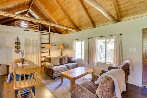 West Kootenai Cabin in Amish Country!